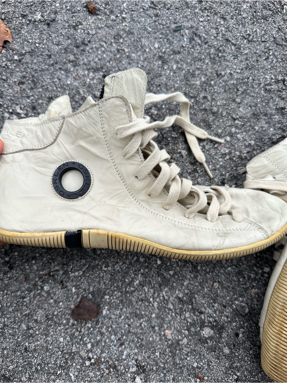 OSKLEN White Crinkled Leather Hi-Top: Size 9; Very Good Condition; Black Zipper